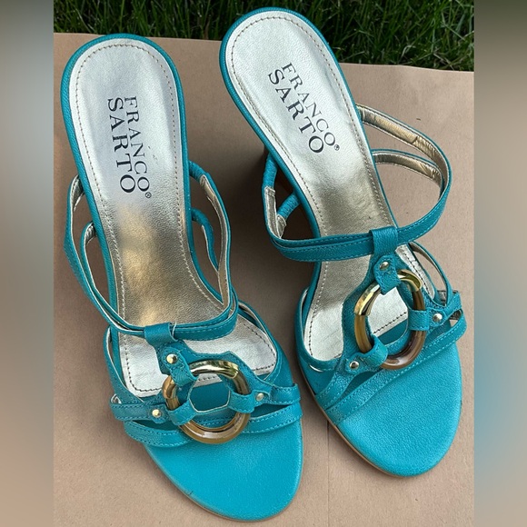 Adorable Franco Sarto Leather Turquoise Slip On Sandal Wood Wedge size 6 - Picture 3 of 4